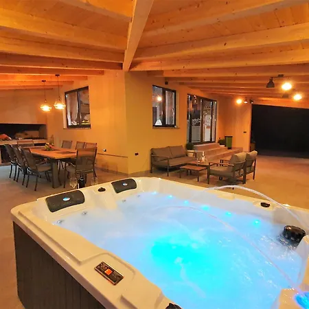 New- Olive Oasis -the Heated Pool & Jacuzzi Villa *