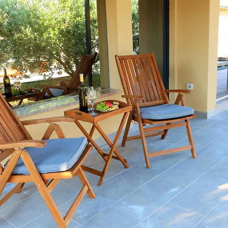 New- Olive Oasis -the Heated Pool & Jacuzzi *