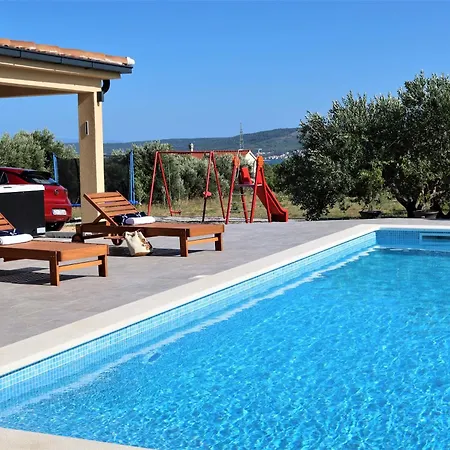 New- Olive Oasis -the Heated Pool & Jacuzzi Kastel Stafilic